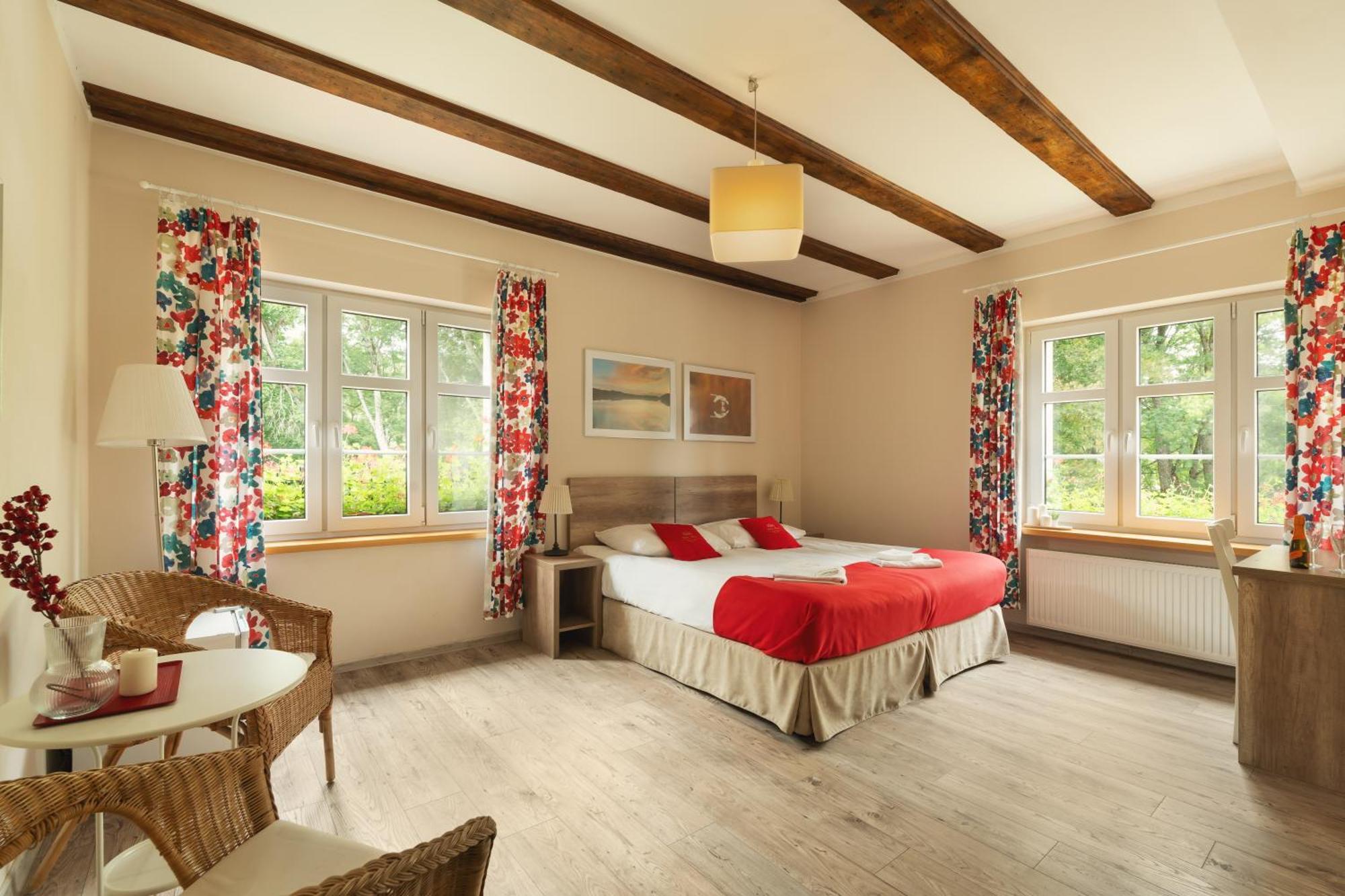 Stary Mlyn Strzeszyn Hotel Lubowo  Bagian luar foto