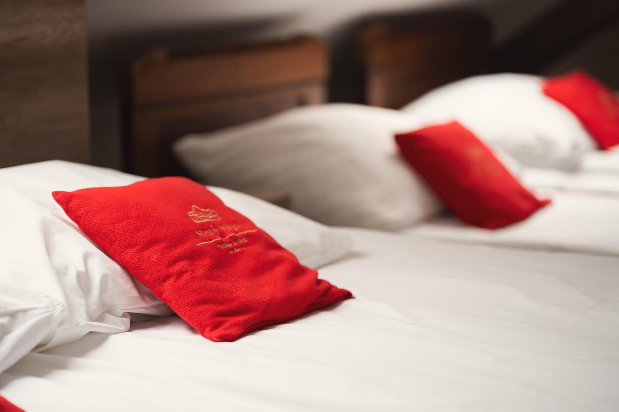 Stary Mlyn Strzeszyn Hotel Lubowo  Bagian luar foto
