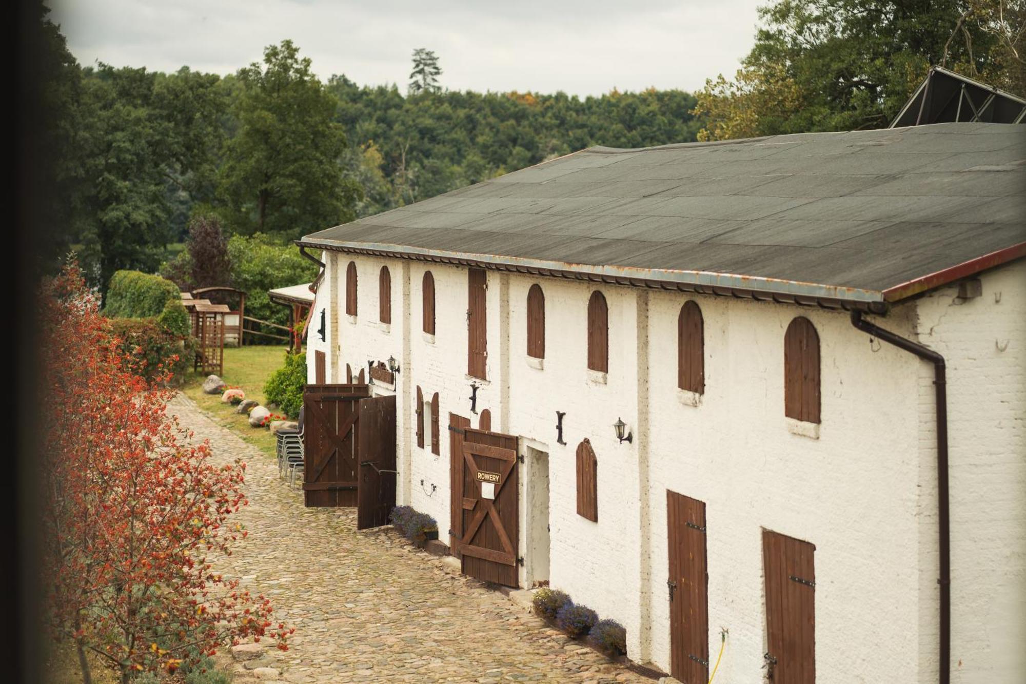Stary Mlyn Strzeszyn Hotel Lubowo  Bagian luar foto