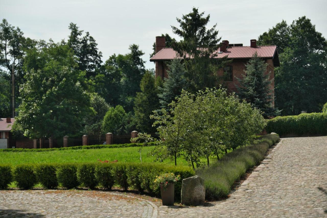Stary Mlyn Strzeszyn Hotel Lubowo  Bagian luar foto